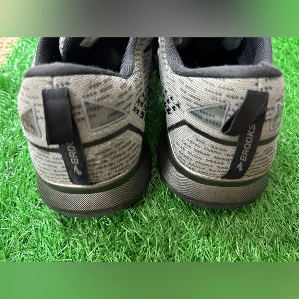 Brooks preowned gently